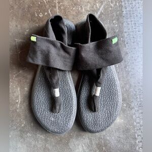 Sanuk Black Yoga Sling Sandals